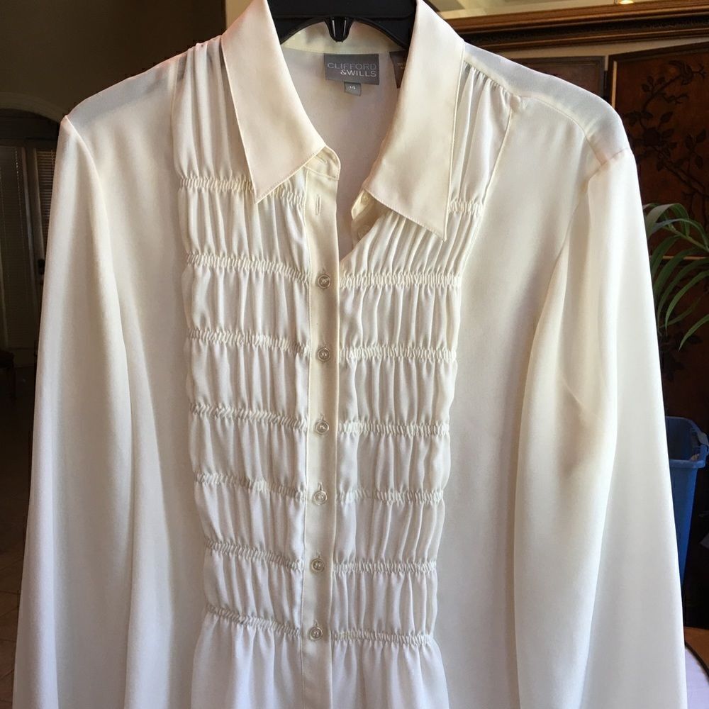 BEAUTIFUL BLOUSE w Elastic Ruffled Cuffs